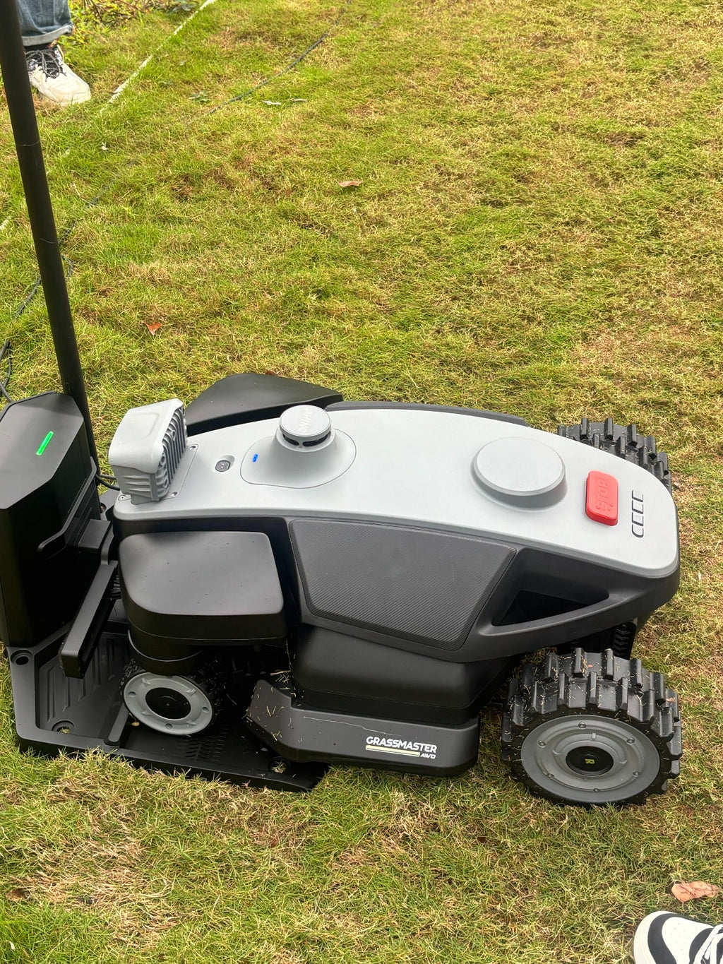 RoboUP Rhino Pro AWD (5.000m²)