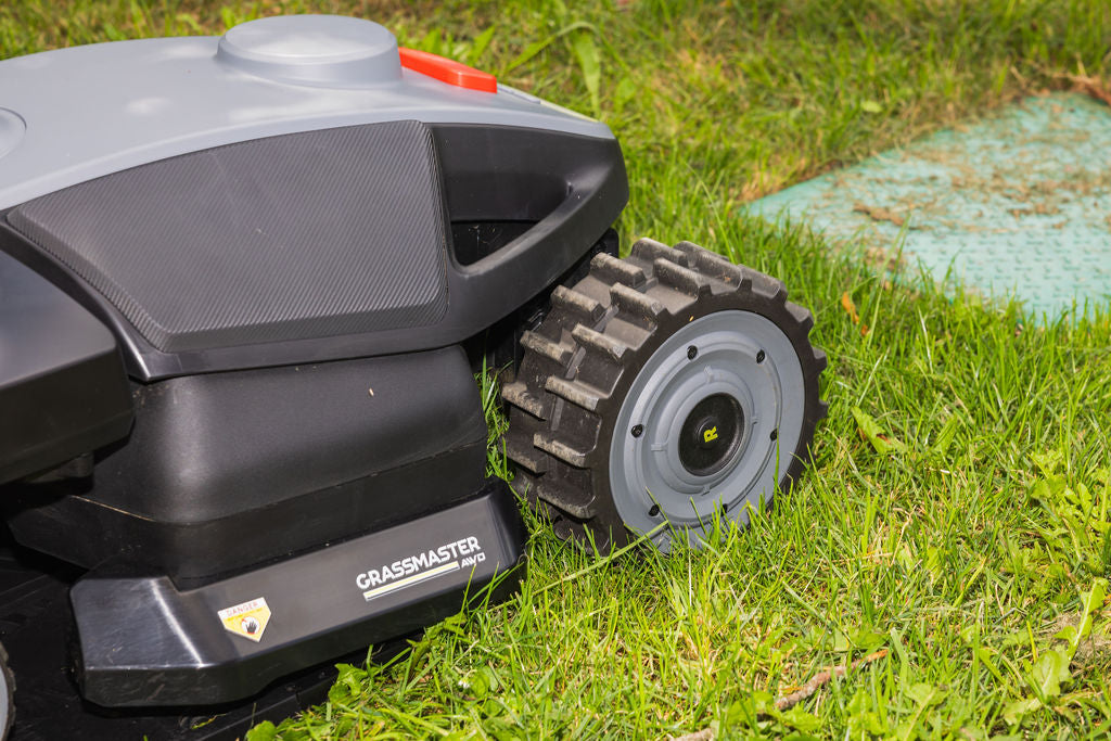 RoboUP Rhino Pro AWD (5.000m²)