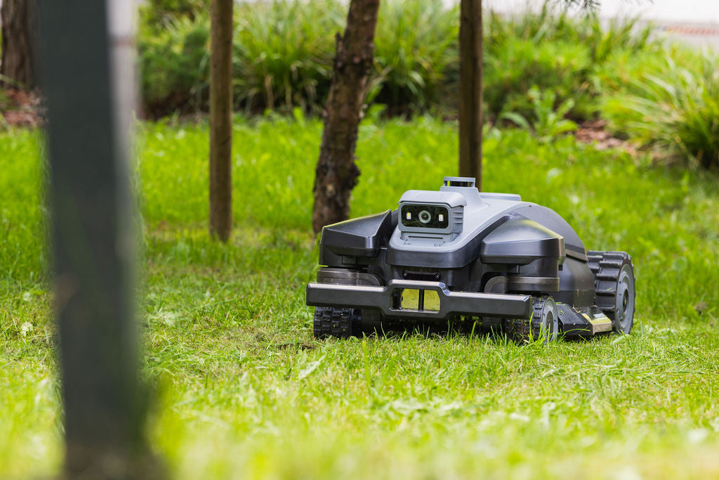 RoboUP Rhino Pro AWD (5.000m²)