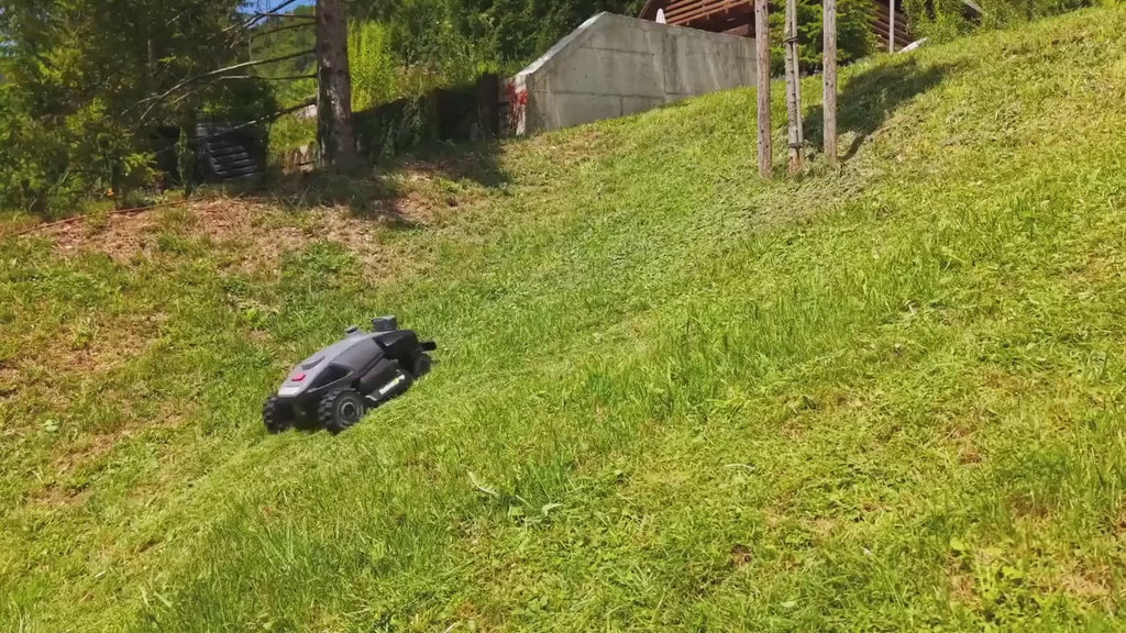 RoboUP Rhino Pro AWD (5.000m²)