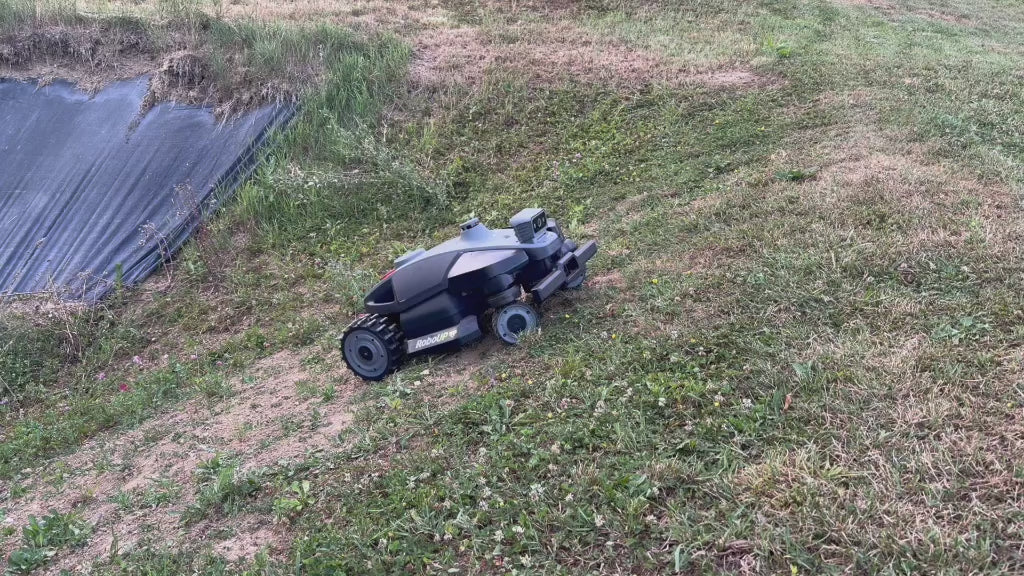 RoboUP Rhino Pro AWD (5.000m²)